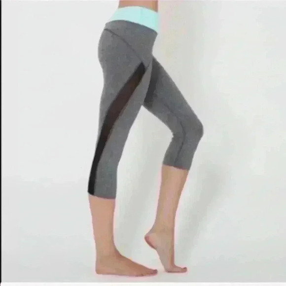 NWT Gray/Mint Green Waist Band Work Out Capris - Picture 2 of 4